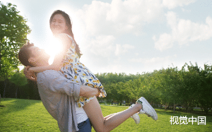 上一世，我阻止竹马娶女赌徒，他因恨害死我；重生后，我成全他勇敢去追爱，他又万分悲痛向我诉苦，他后悔了