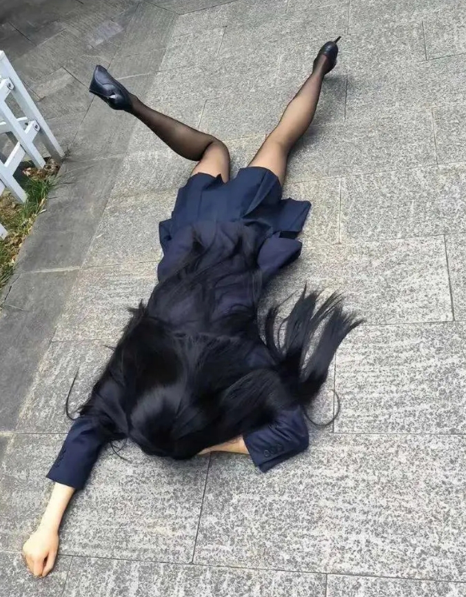  碰见这样的应该怎么办？！哈哈哈哈 [大笑][大笑][大笑][大笑][大笑]
