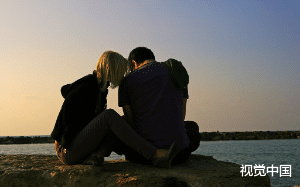 因为过节没送礼物，老婆要跟我离婚，背着我跟我好兄弟鬼混，重生后老婆哭着求我复婚！