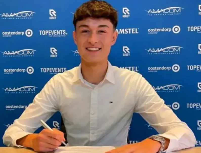 国足6分像一根救命稻草，让“归化大计”死灰复燃；事实也让足协动心了。虽然国足十八