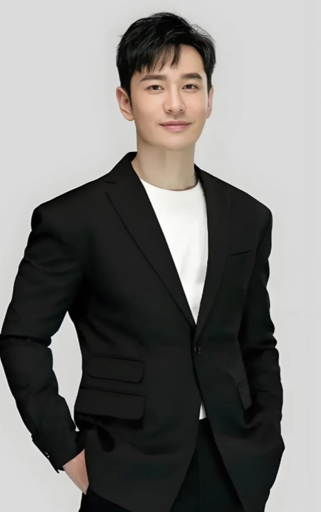 黄晓明与猫界明星合拍视频