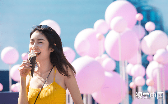 火灾中，沈骁弃我而去；后来我离开他身边，他却发了狠吻我，求我再爱他一次