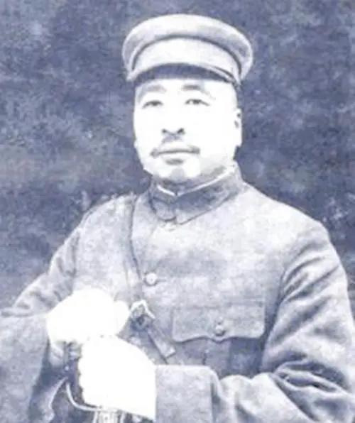 1949年12月，孙元良在兵团部大摆宴席，邀请师以上将领参加。见应者寥寥，孙元良