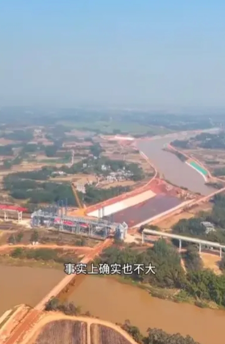 挖运河是不需要挖太宽的，没必要，不要觉得没有大江大河宽就不行，即使是世界上通航吨