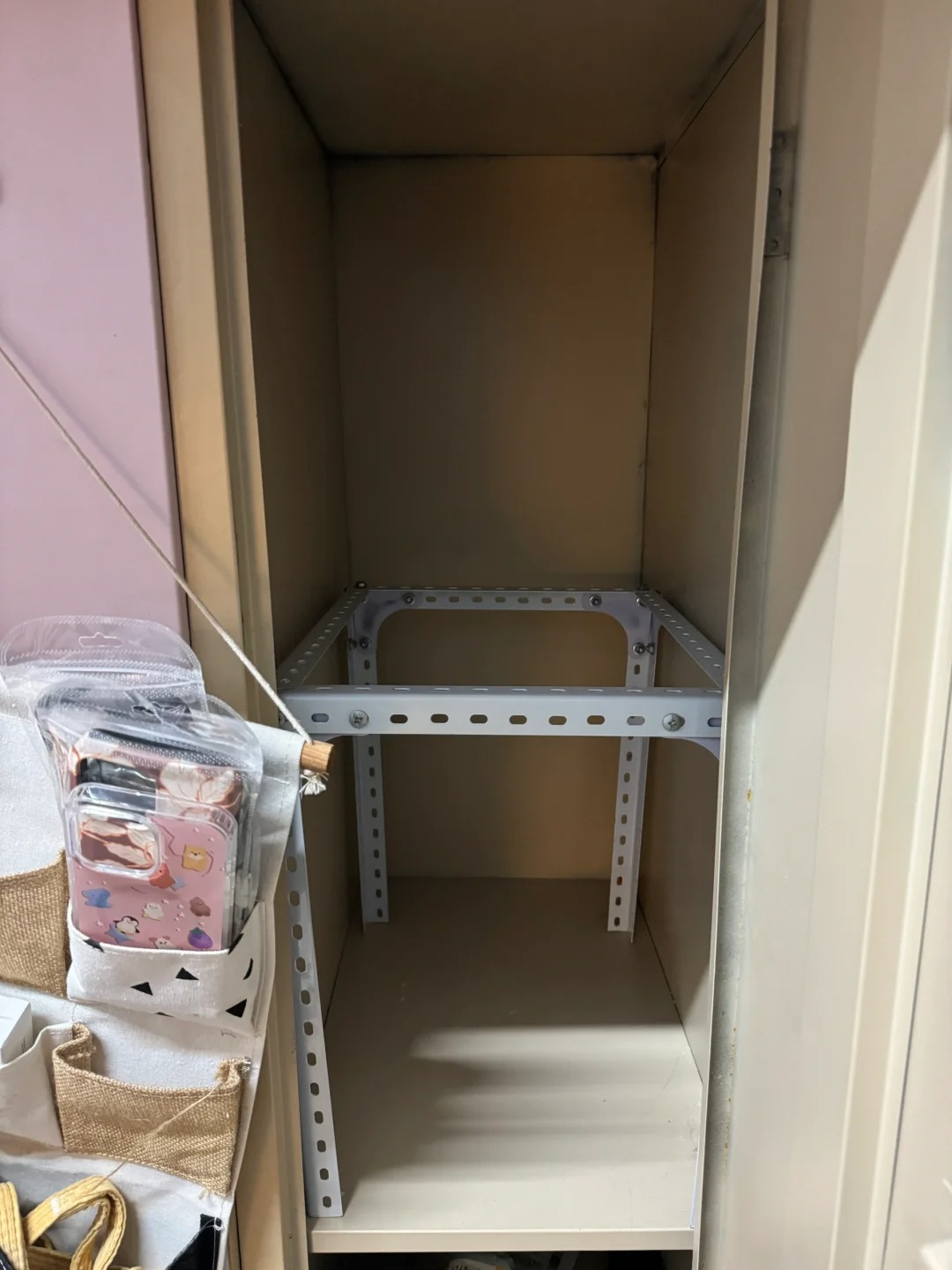 学姐留下的肯定有她的道理
所以这个到底是干什么用的？在柜子里拿不出来？