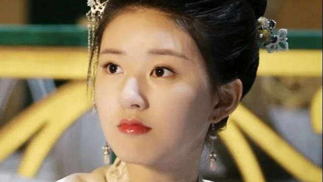 元气少女变流水线？赵露思新代言被骂整容，于正出面说了句公道话