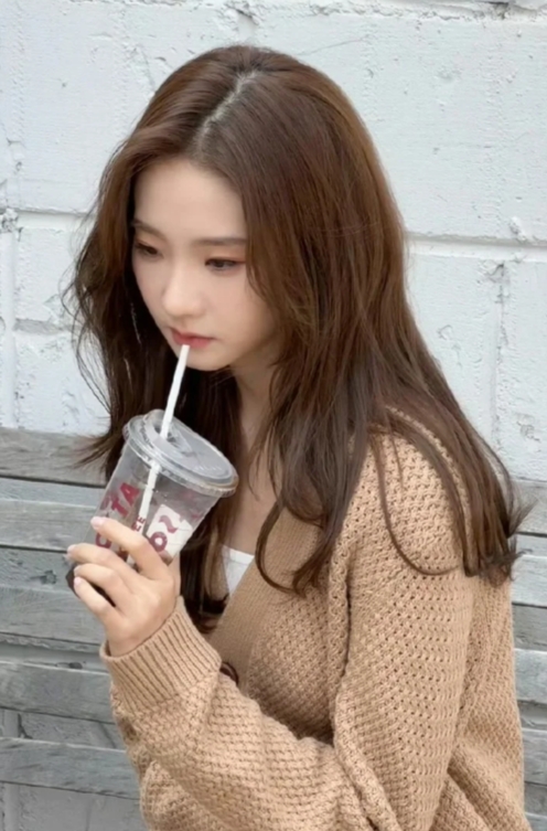 张艺凡身姿曼妙