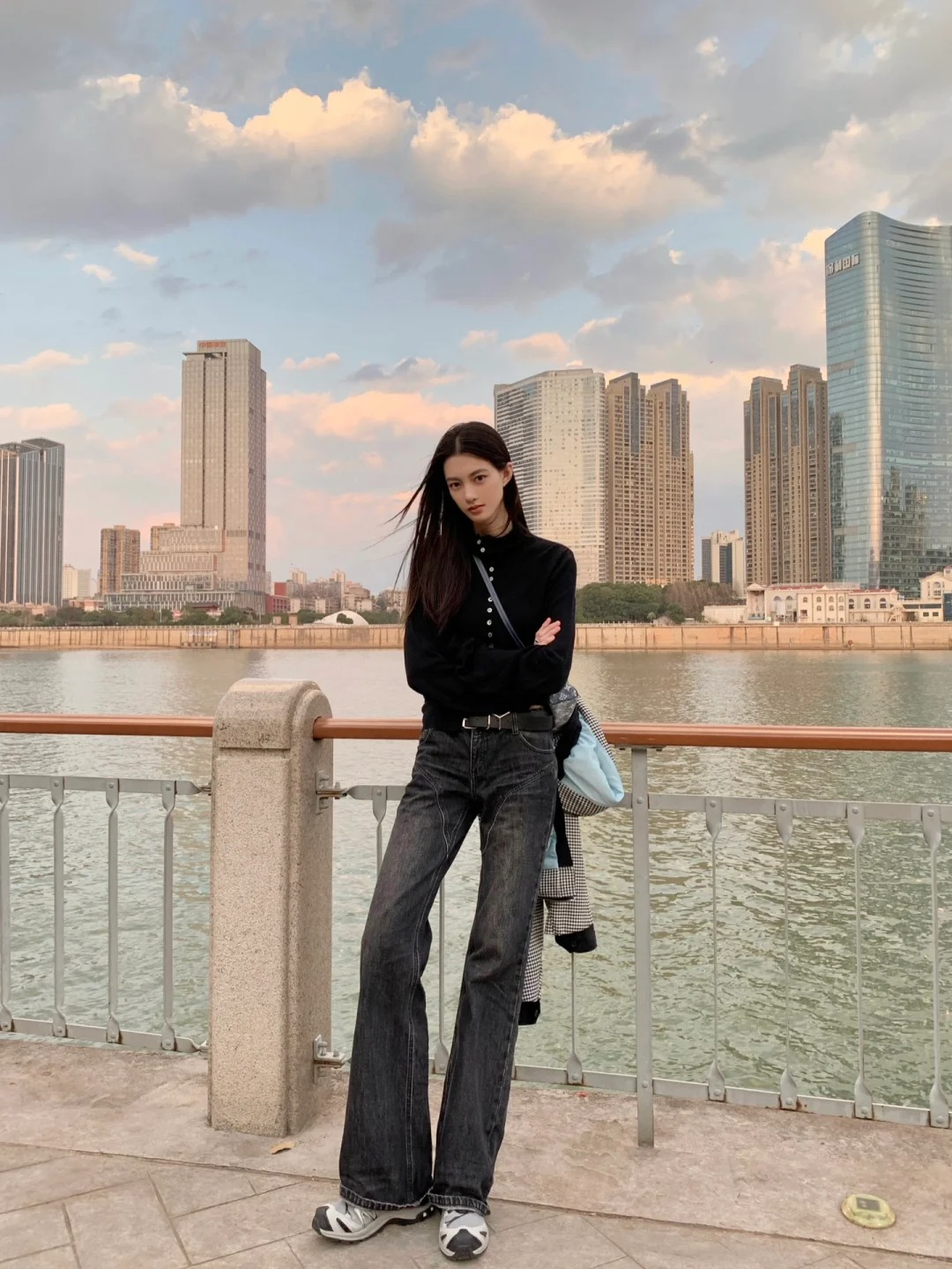 橘子洲旁
一半江风一半晚霞