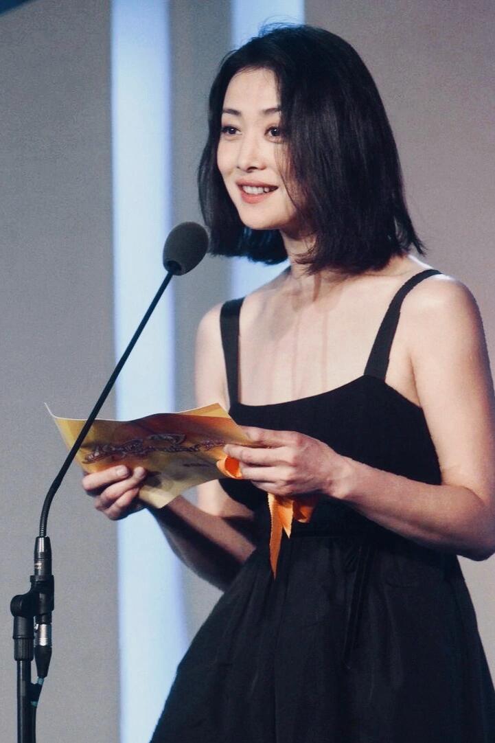 刘蓓是一位多才多艺、备受尊敬的女演员