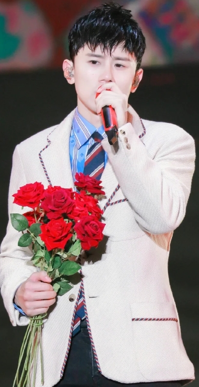 张杰：真唱实力遭质疑，芒果舞台下的真相