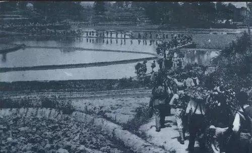 抗战中，胡炳云带着19团在史老庄过除夕，半夜日军摸到了村口，和哨兵交上了火。正要