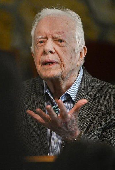 软硬皆施的政策