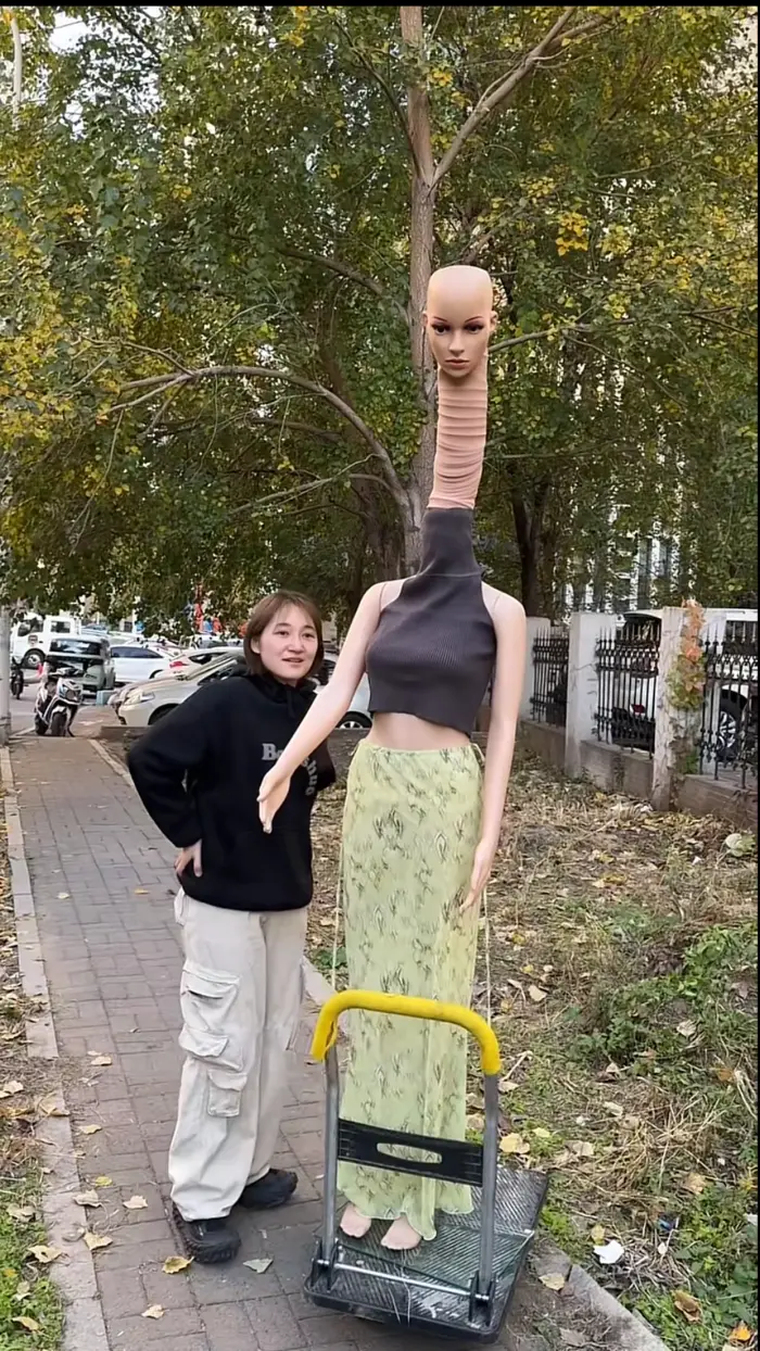 真吓一跳！还以为遇到外星人呢...