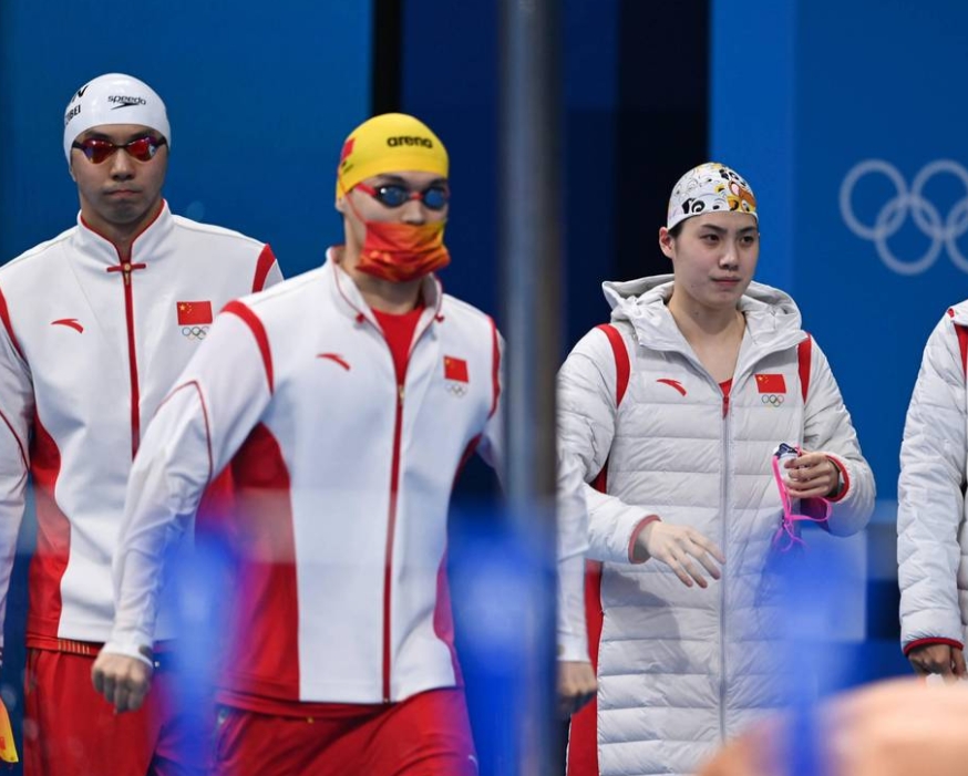 美国又玩阴的！英媒爆料：美国有可能在巴黎奥运会，依法逮捕我国游泳运动员！

（主