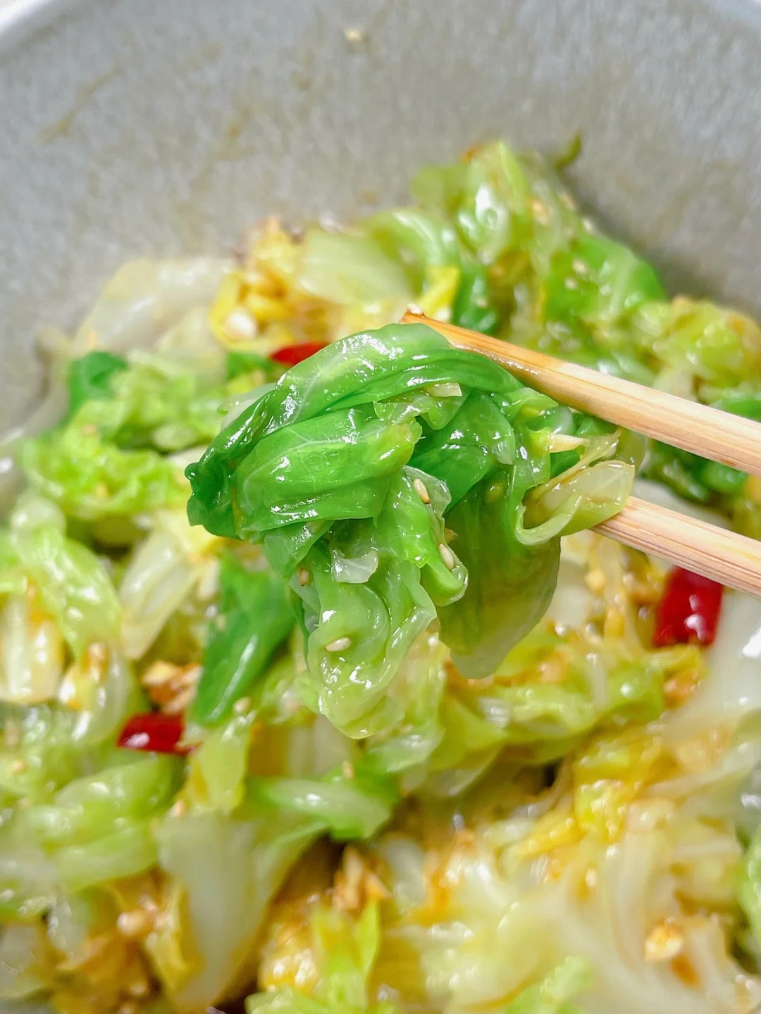 凉拌包菜～酸辣爽口，清爽解腻
最近油腻的吃多了，今天做了酸辣清爽的凉拌包菜，也可