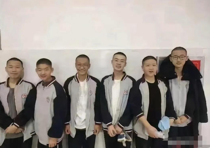今日搞笑分享：看起来是学校，不知道的还以为是监狱呢！