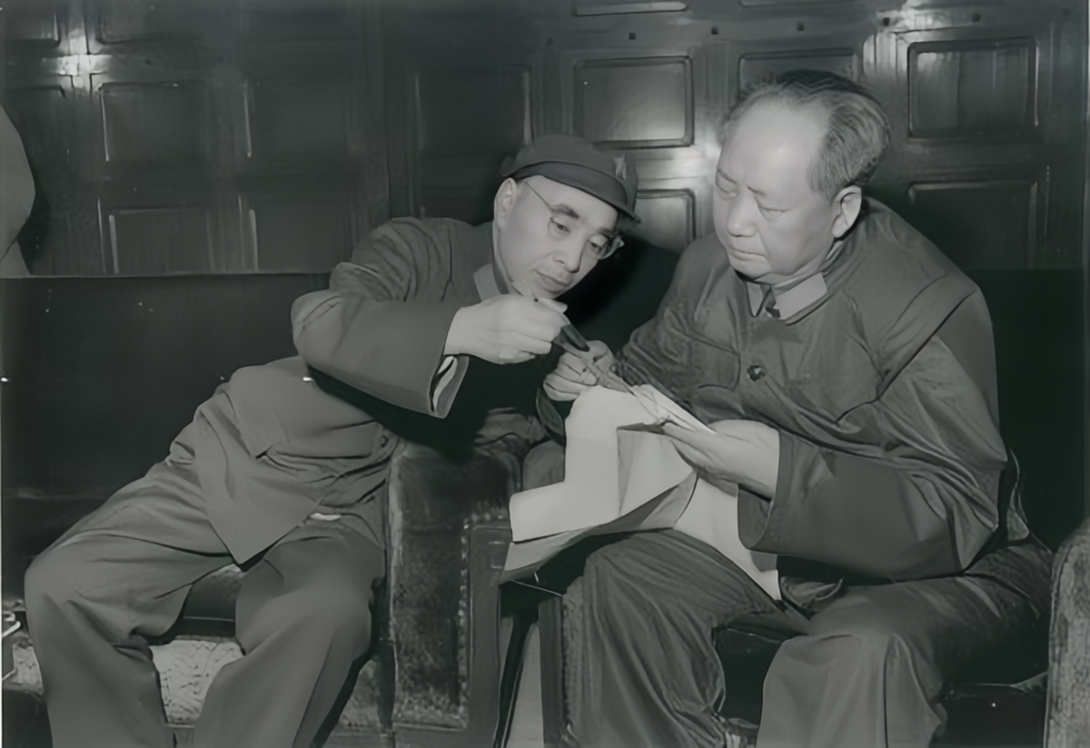 1971年五一劳动节，毛主席要到天安门看焰火，林副统帅也接到了通知，可是他不想去