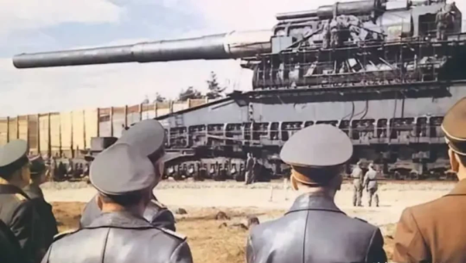 古斯塔夫巨炮设计师说它可以用来打坦克！

1943年3月19日，晋升为装甲兵总监
