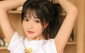 婆婆学会网购后，竟然买了变声器冒充夹子音，跟二十岁的大学生来了一场奶孙恋