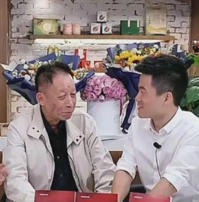 易中天问董宇辉：
