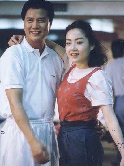 “狠人大帝”万梓良的风流情史？1985年19岁的邓萃雯，爱上了大自己9岁的万梓良