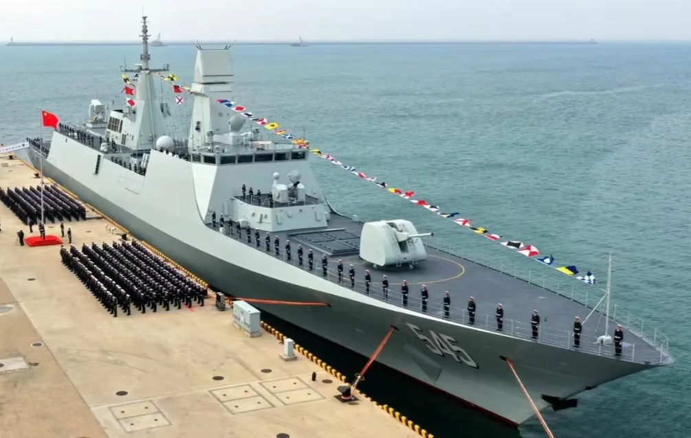 恭喜北海舰队，列装一艘全新大舰！
中国海军054B型护卫舰首舰545号漯河舰已经