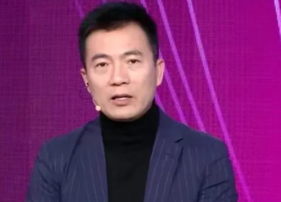 生气了！意甲 蒙扎0-1AC米兰，赛后黄健翔点评，真是“一针见血”阿

莫拉塔虽