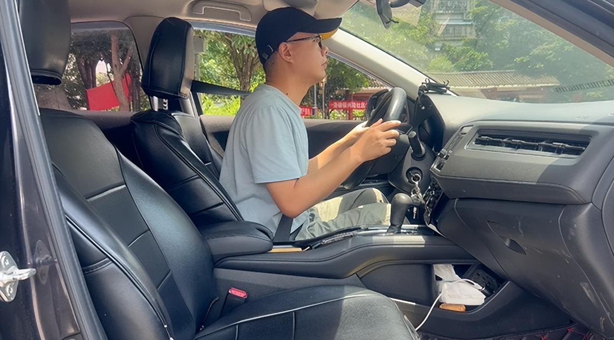 开自动挡有3个“禁忌”，很多车主都不注意，小心把车“玩坏”