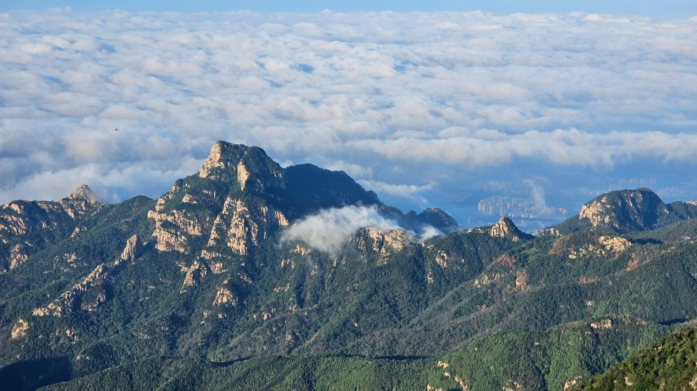 核武器能不能抹平一座山？比如泰山？
 
可以这么说，人类历史上最大的核弹是苏联的