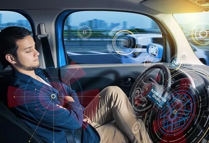 都说自动驾驶好，但自动驾驶有个严重功能缺陷还没法解决。
自动驾驶可主动避免碰撞行