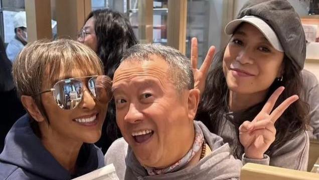 TVB花旦转型卖面包，成龙送花篮曾志伟剪彩，网友盛赞顾客排长队