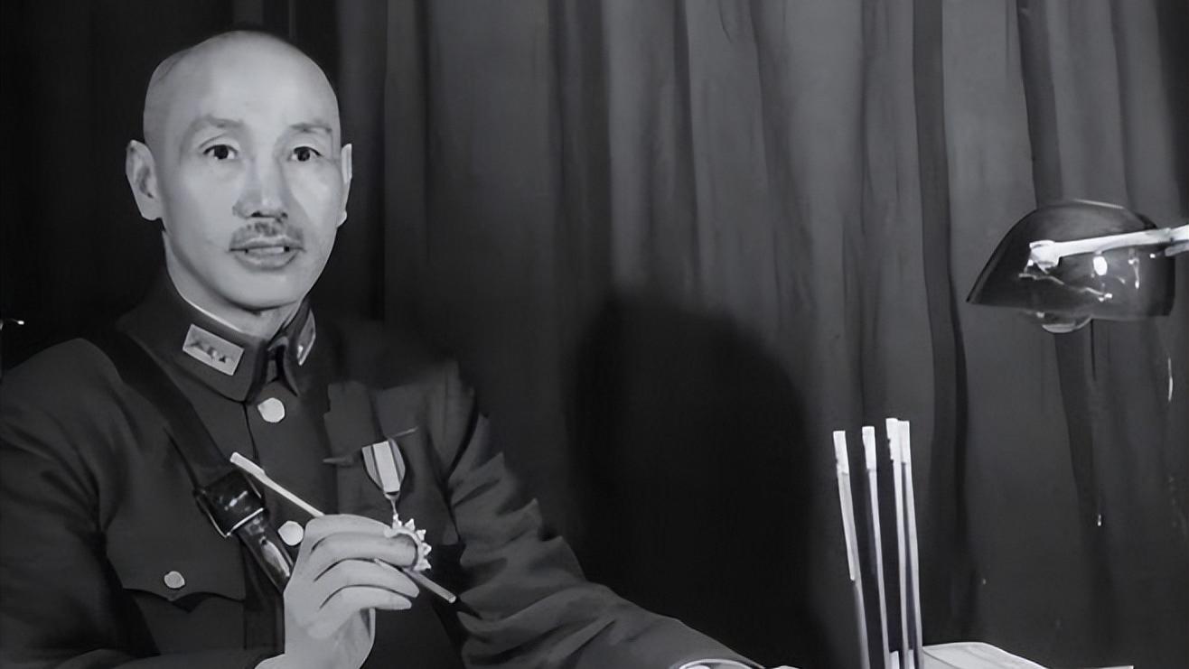 1950年吴化文提出申请想要离开部队，毛主席得知后：你受委屈了吗