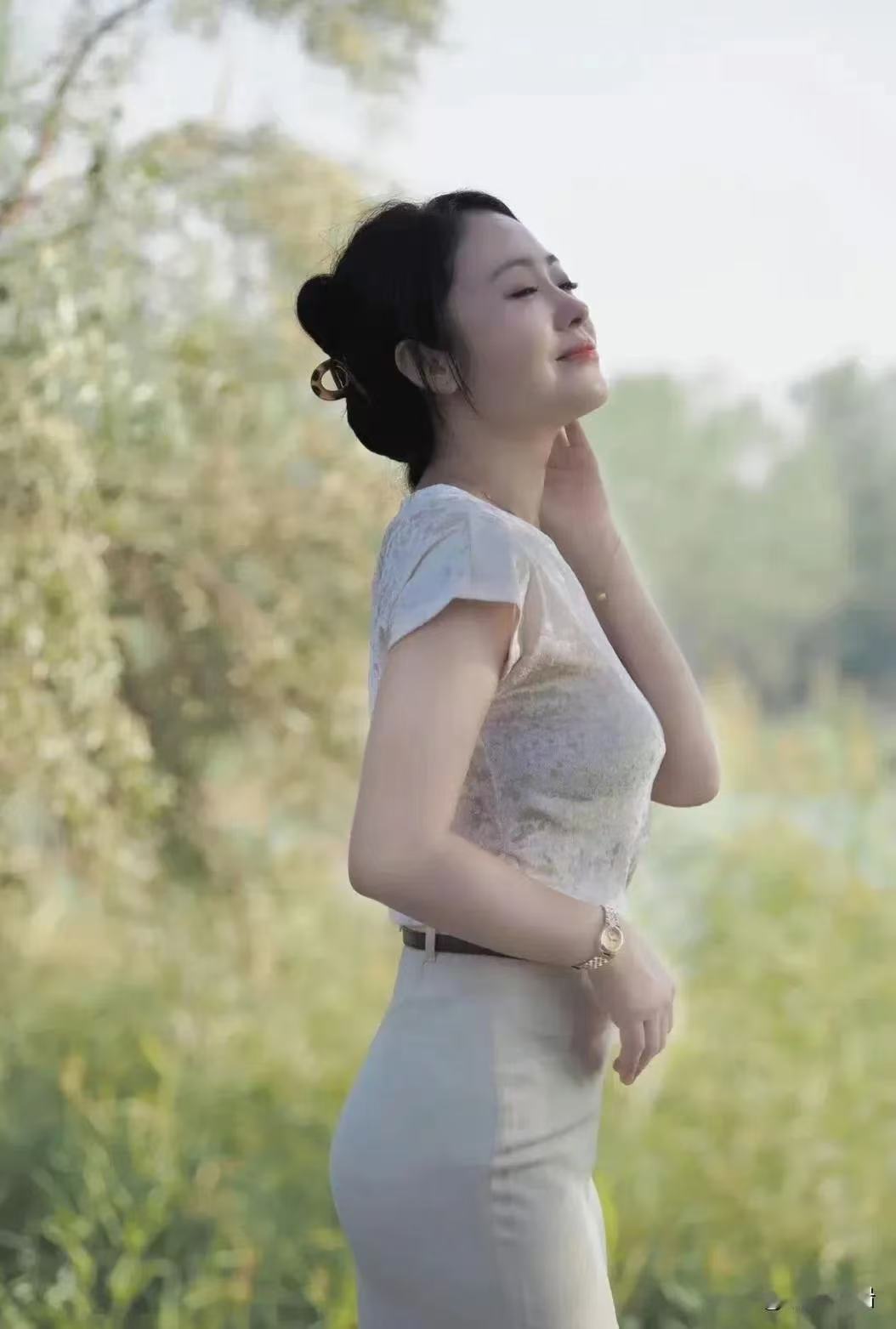 阿姨保养的太好啦，都快60岁了一点都看不出来啊哈哈哈哈哈