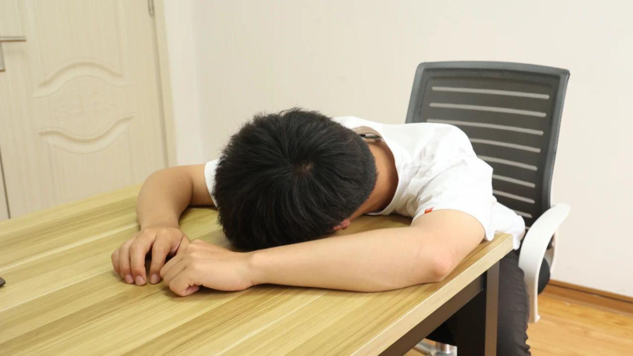 经常感觉疲惫、无力，是太累了？或许并没有那么简单，别不当回事