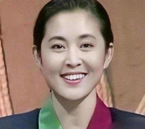 倪萍一辈子太值了！

1.前任——陈凯歌，北京人，72岁，中国内地著名男导演。