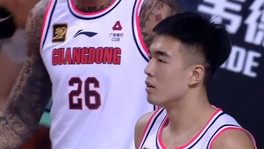 广东队打造升级版胡明轩，杜锋新战术或成争冠关键