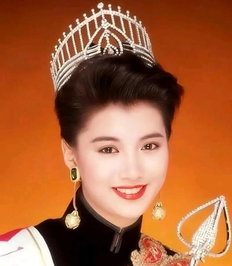袁咏仪说曾志伟曾说她丑

                           