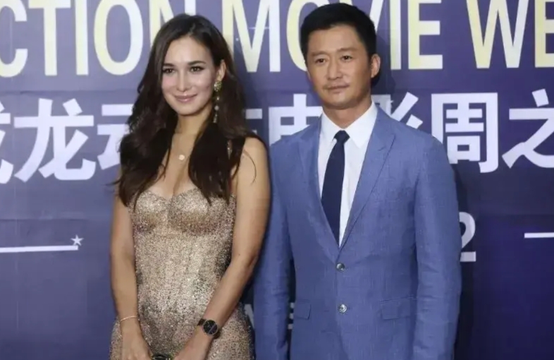 当年，吴京拍战狼2，原定的女主角在开拍前，突然要求将片酬从20万提高到60万。