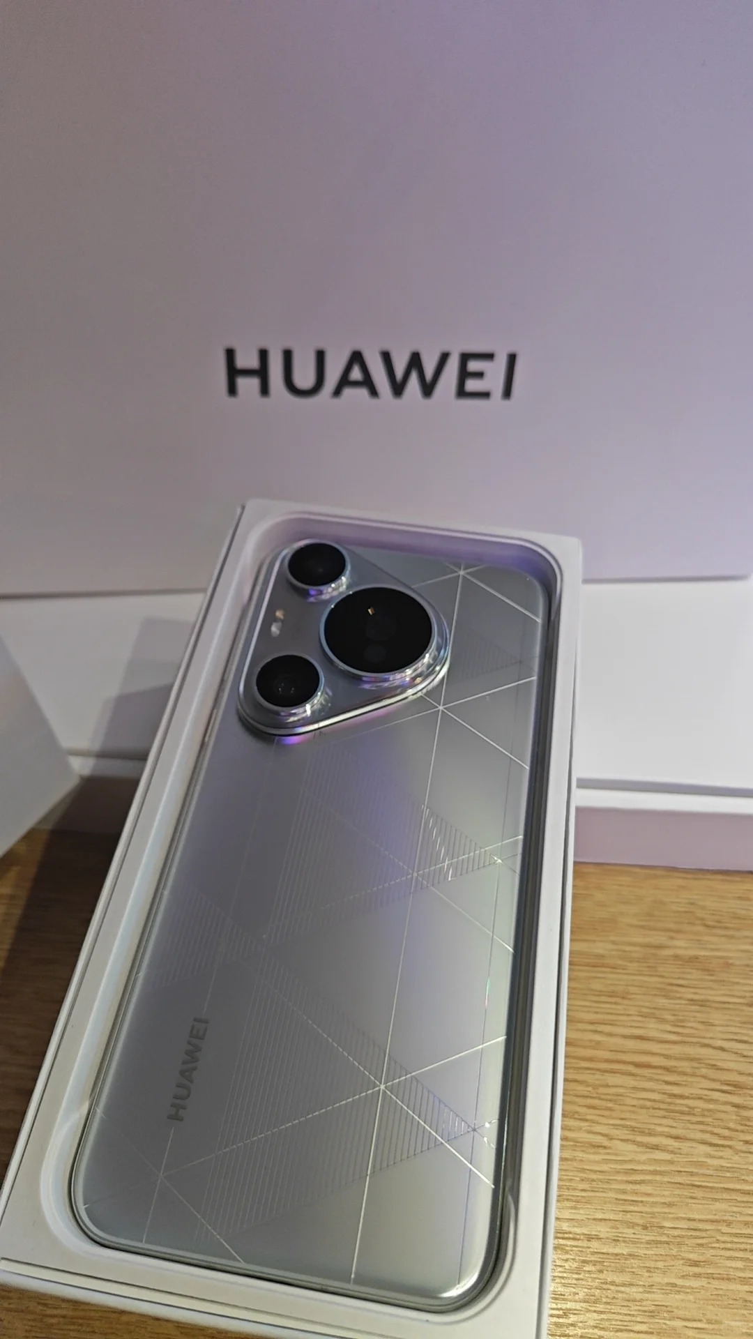 华为p70pro+，年轻人跟我说说？
中午就是准备去商场吃个饭，我老公说华为出p