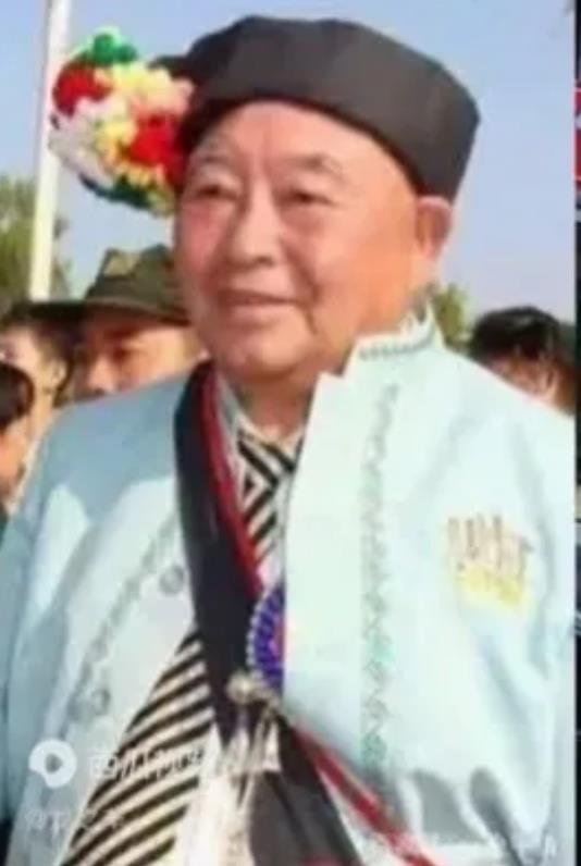 丁英打又打不过，守也守不住，难哪，丁英民团的总部板瓦，索罗，齐培，都是属于第克钦
