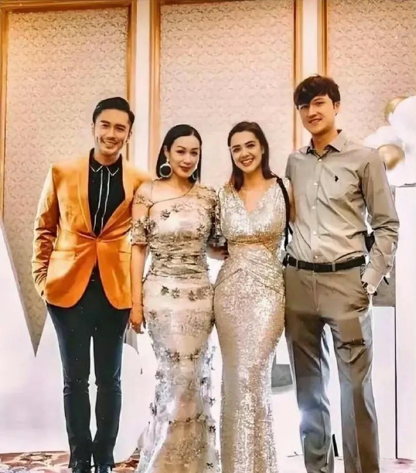 钟丽缇的大美女是一位混血美人，她身上完美融合了中西方的优秀基因，颜值丝毫不输年轻