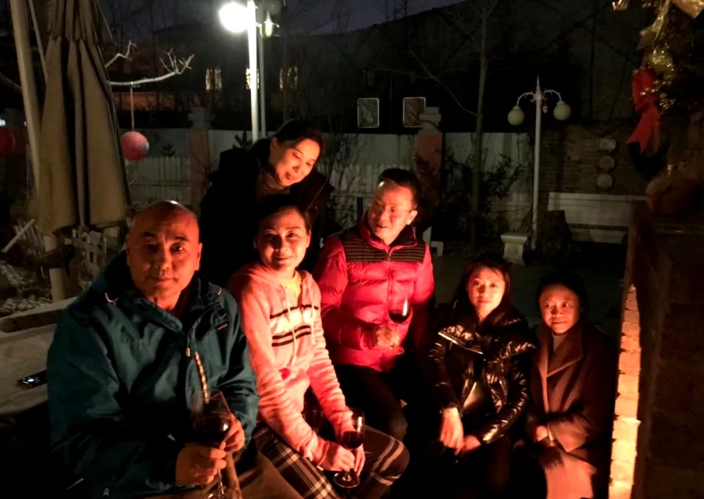 她才是初代国民媳妇，可以说是是海清的前辈，可惜如今基本退圈，定居美国了，就是好奇