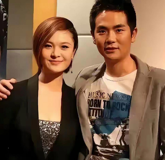 真的是万万没想到，曹贵人的扮演者陈思斯和温太医的扮演者张晓龙在现实生活中居然是一