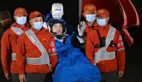 神舟十八这趟要发啊！整整192天。

神舟十八创造了纪录，在轨时长刷新高，为啥这