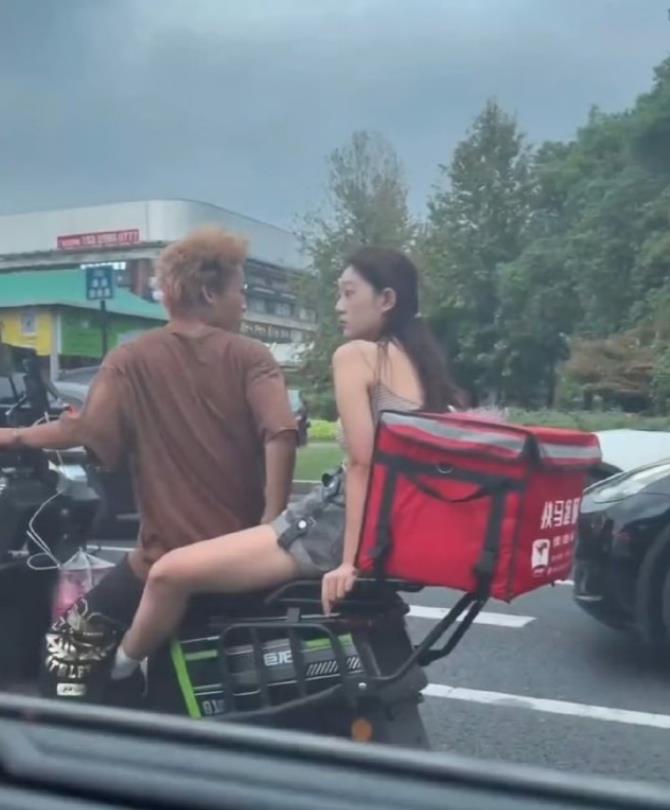 这个小黄毛又赢了，谁懂啊？