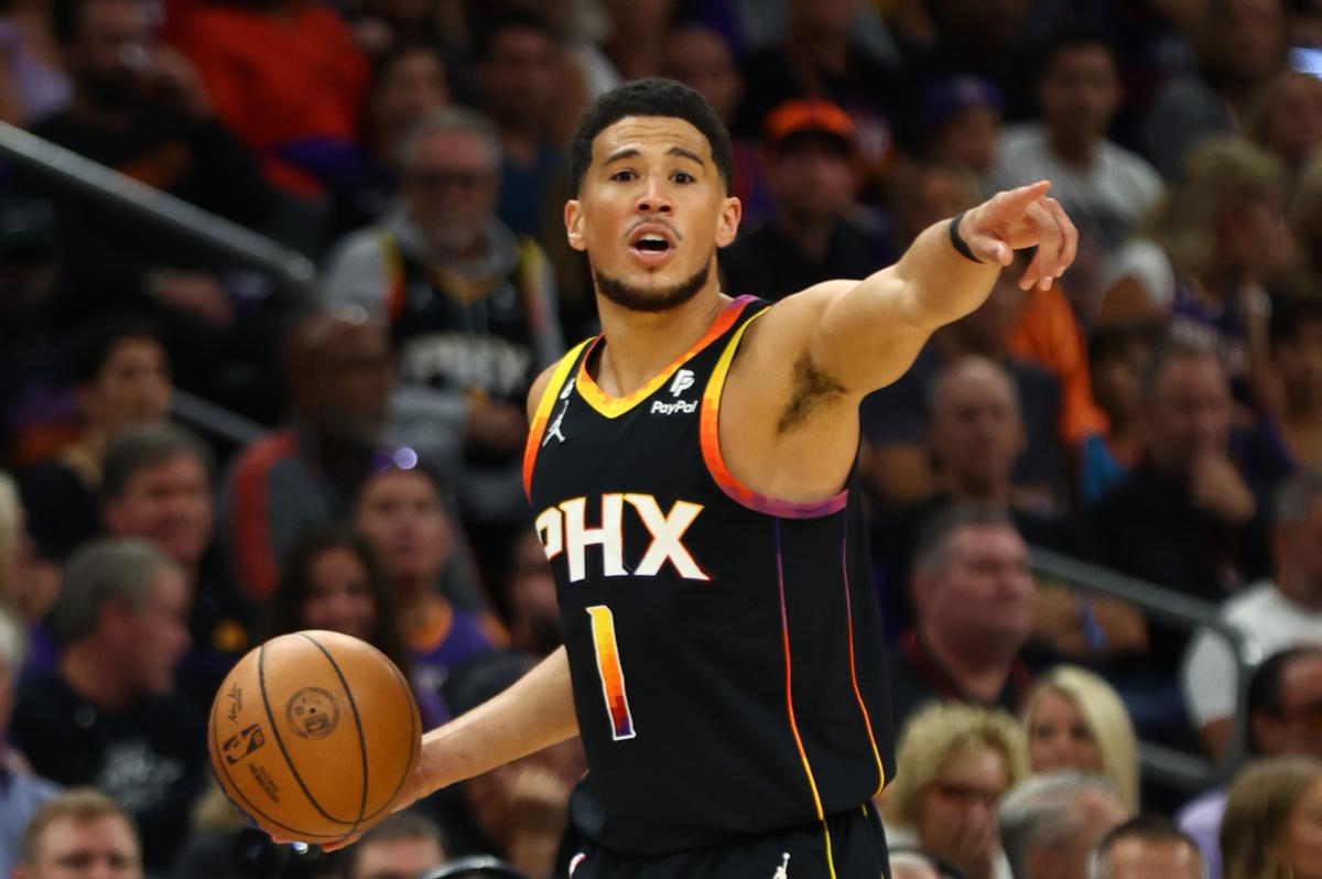 杜兰特缺阵，布克单核带队99：109不敌魔术四连败
在刚刚结束的一场NBA常规赛