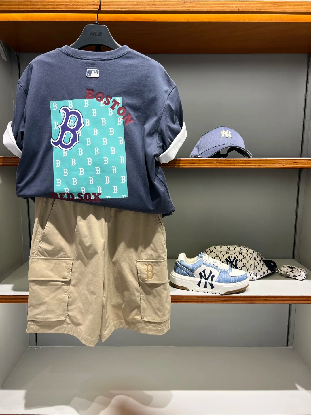 MLB穿搭
男生日常穿搭