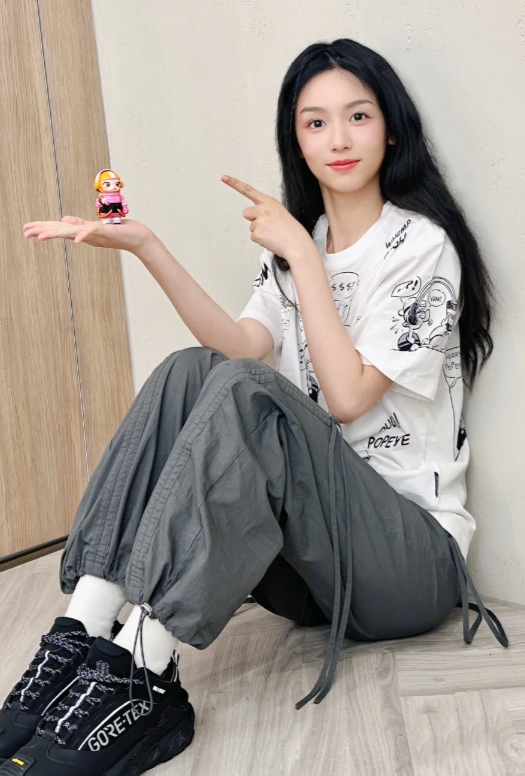 周也武汉路演，坦诚回应先前争议