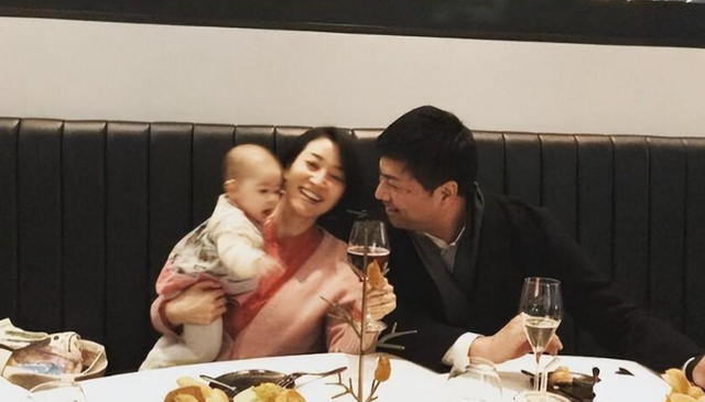 她是日本人,在中国跑龙套10年,靠《伪装者》爆火,丈夫是中国人(伪装者中日本女人)-第12张图片-九妖电影 她是日本人,在中国跑龙套10年,靠《伪装者》爆火,丈夫是中国人(伪装者中日本女人)-第12张图片-九妖电影