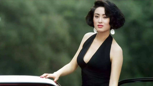 张敏在娱乐圈为何没人敢惹？她的背后到底谁在支撑